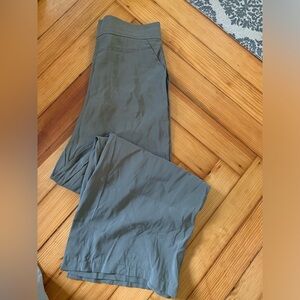 Nwt max studio lightweight pants, elastic waist in back. XL